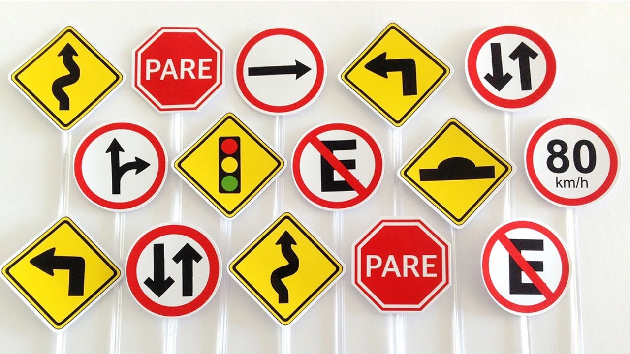 Sinais de trânsito - Placas de regulamentação, advertência e indicação